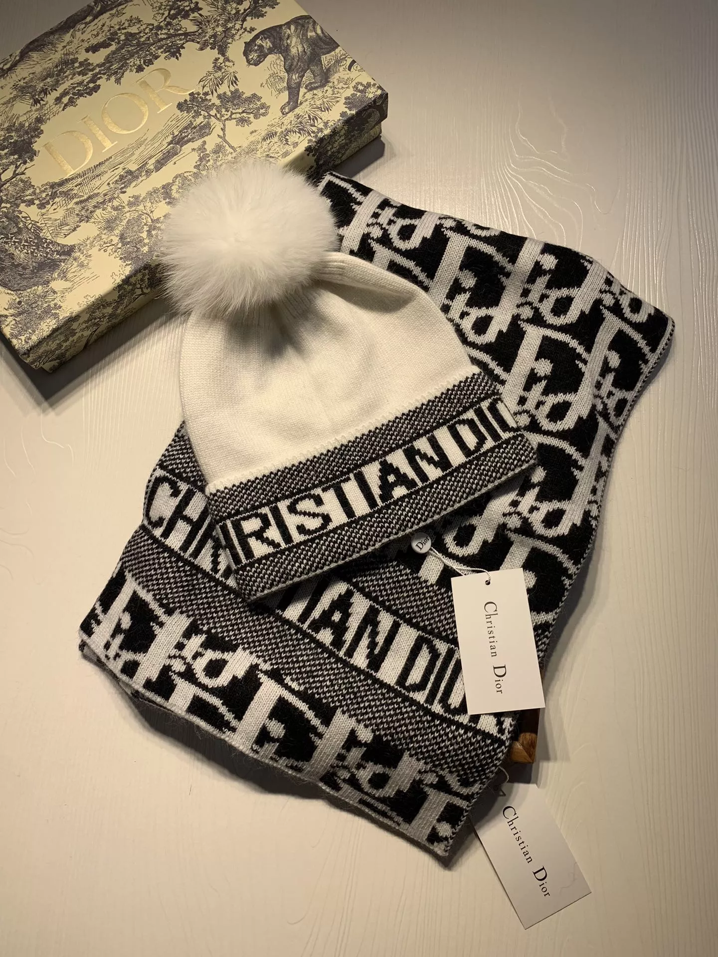 Sleek 9905 Christian Dior Hat and Scarf Set