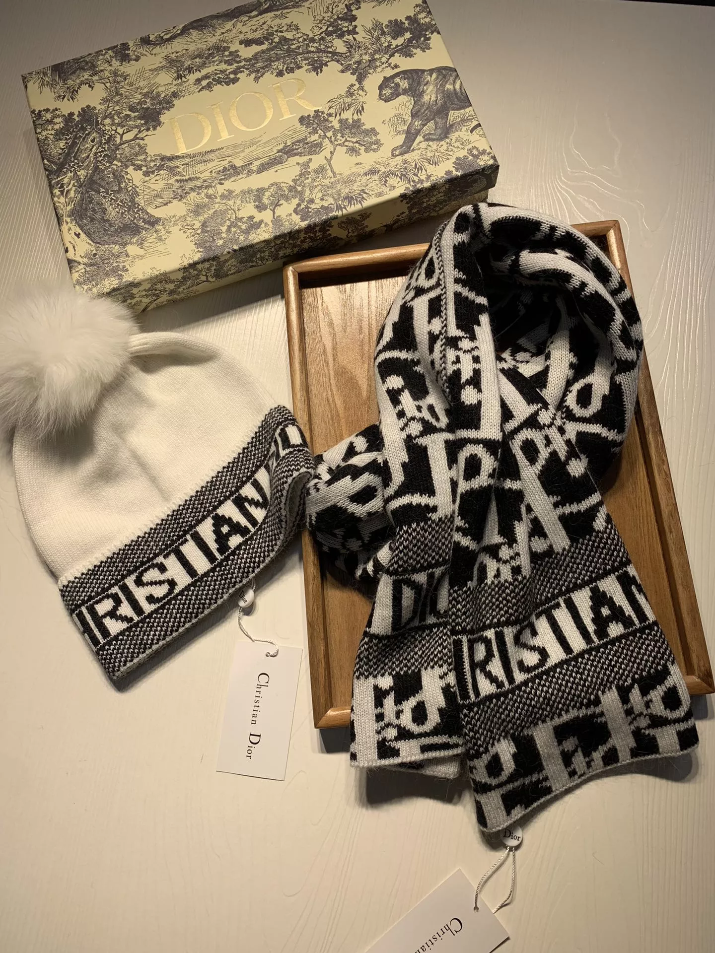 Sleek 9905 Christian Dior Hat and Scarf Set