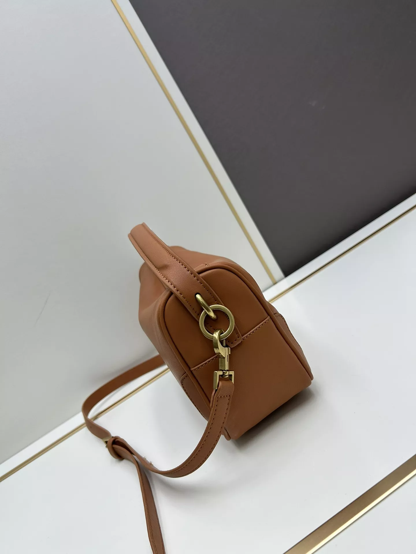 Sleek 9995 Yves Saint Laurent YSL AAA Quality Messenger Bags For Women