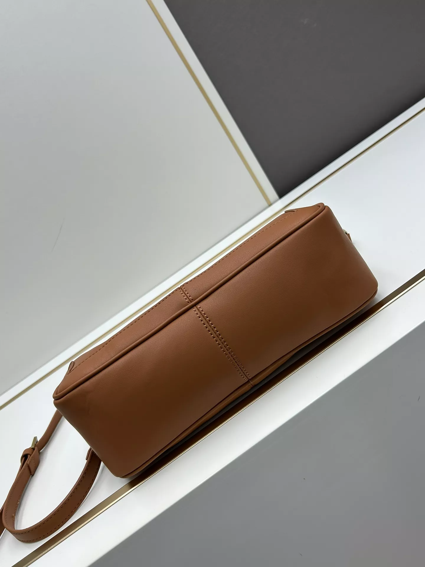 Sleek 9995 Yves Saint Laurent YSL AAA Quality Messenger Bags For Women