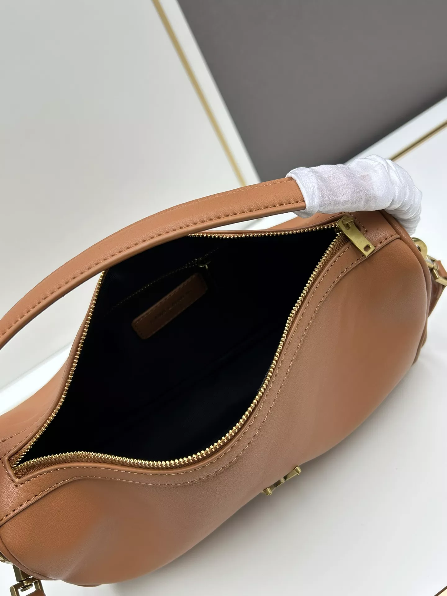 Sleek 9995 Yves Saint Laurent YSL AAA Quality Messenger Bags For Women