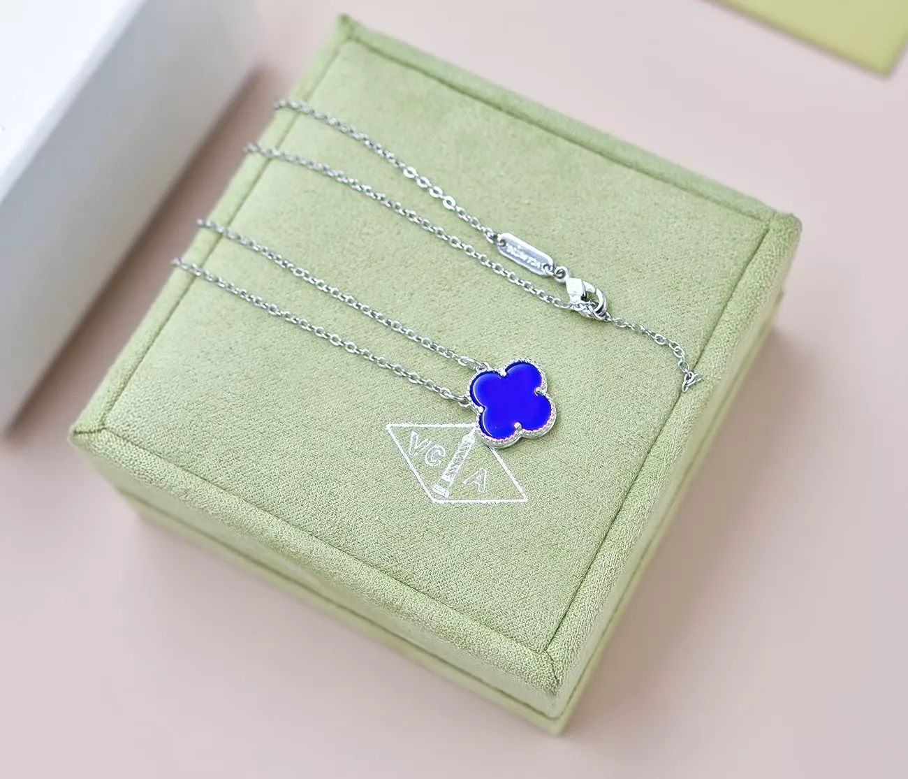 SmartChoice 2207 Van Cleef & Arpels Necklaces For Women