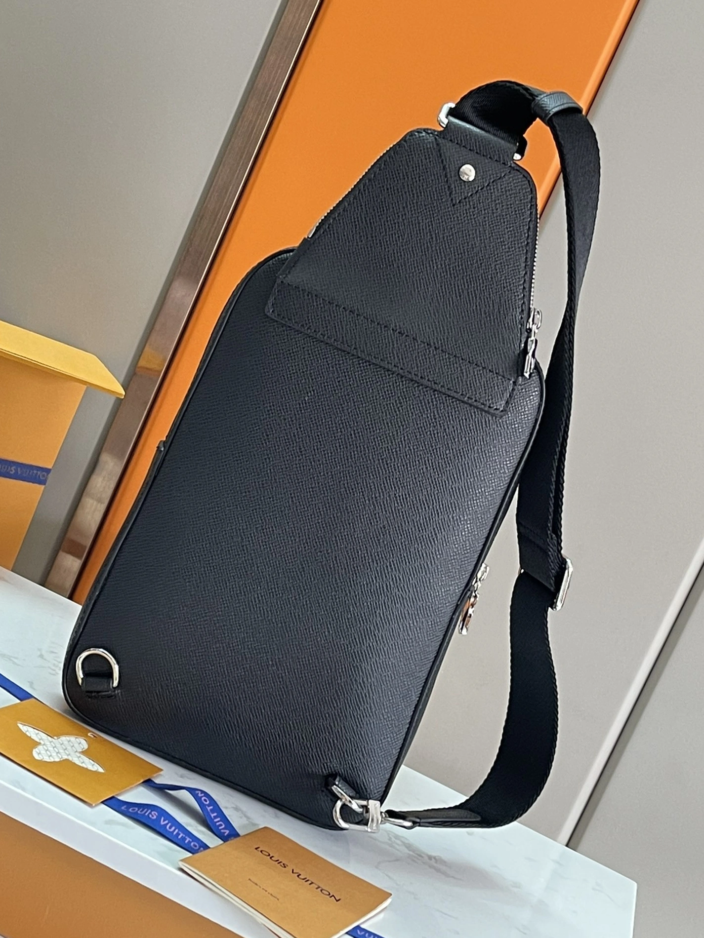 SmartChoice 2681 Louis Vuitton AAA Man Messenger Bags