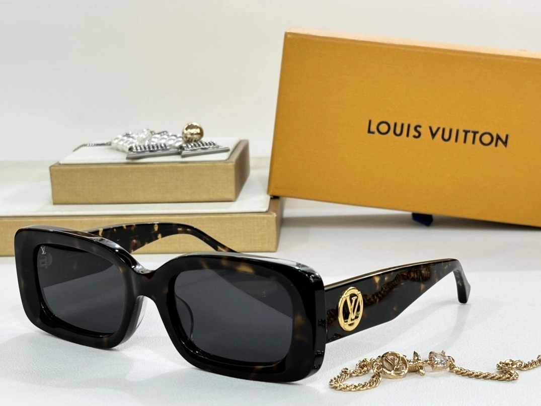 SmartChoice 2704 Louis Vuitton AAA Quality Sunglasses