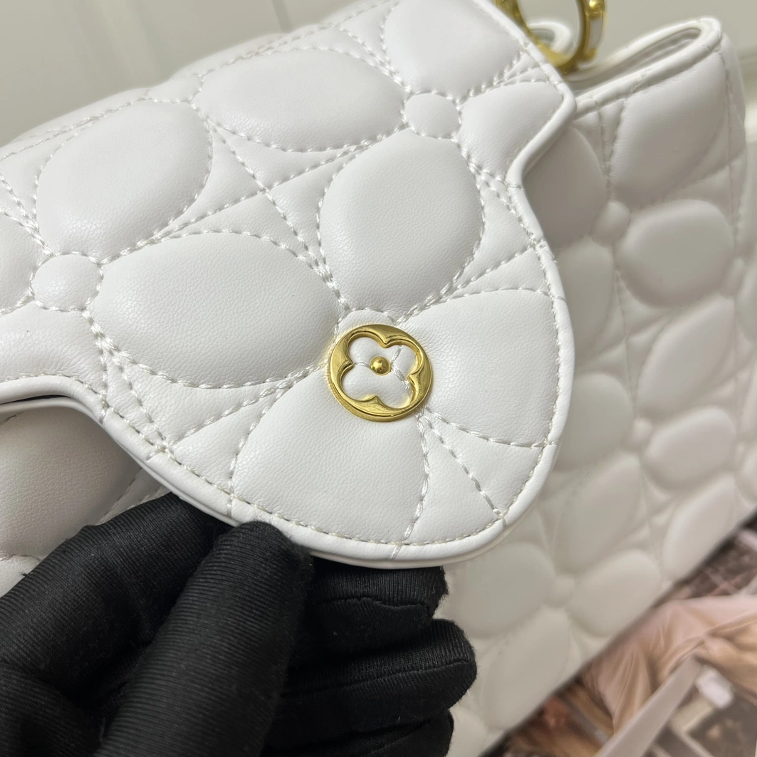 SmartChoice 2716 Louis Vuitton AAA Quality Messenger Bags For Women