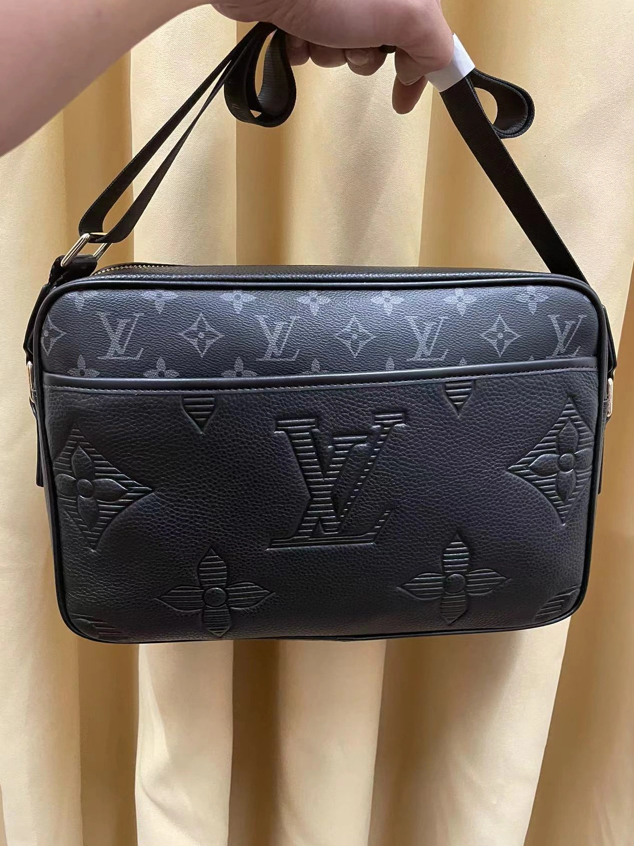 SmartChoice 2772 Louis Vuitton AAA Man Messenger Bags