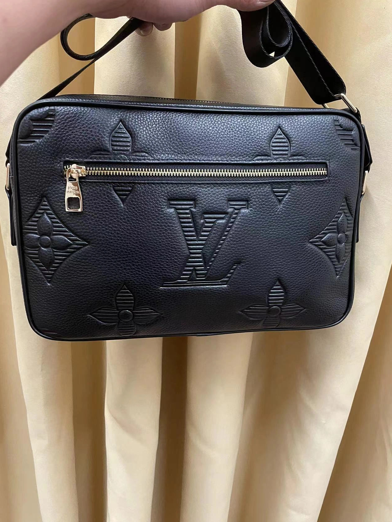 SmartChoice 2772 Louis Vuitton AAA Man Messenger Bags