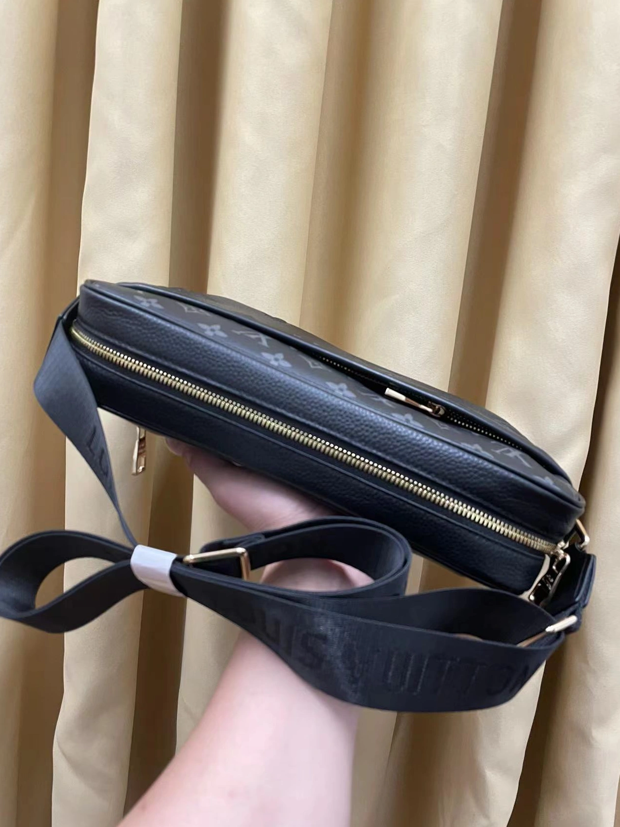 SmartChoice 2772 Louis Vuitton AAA Man Messenger Bags