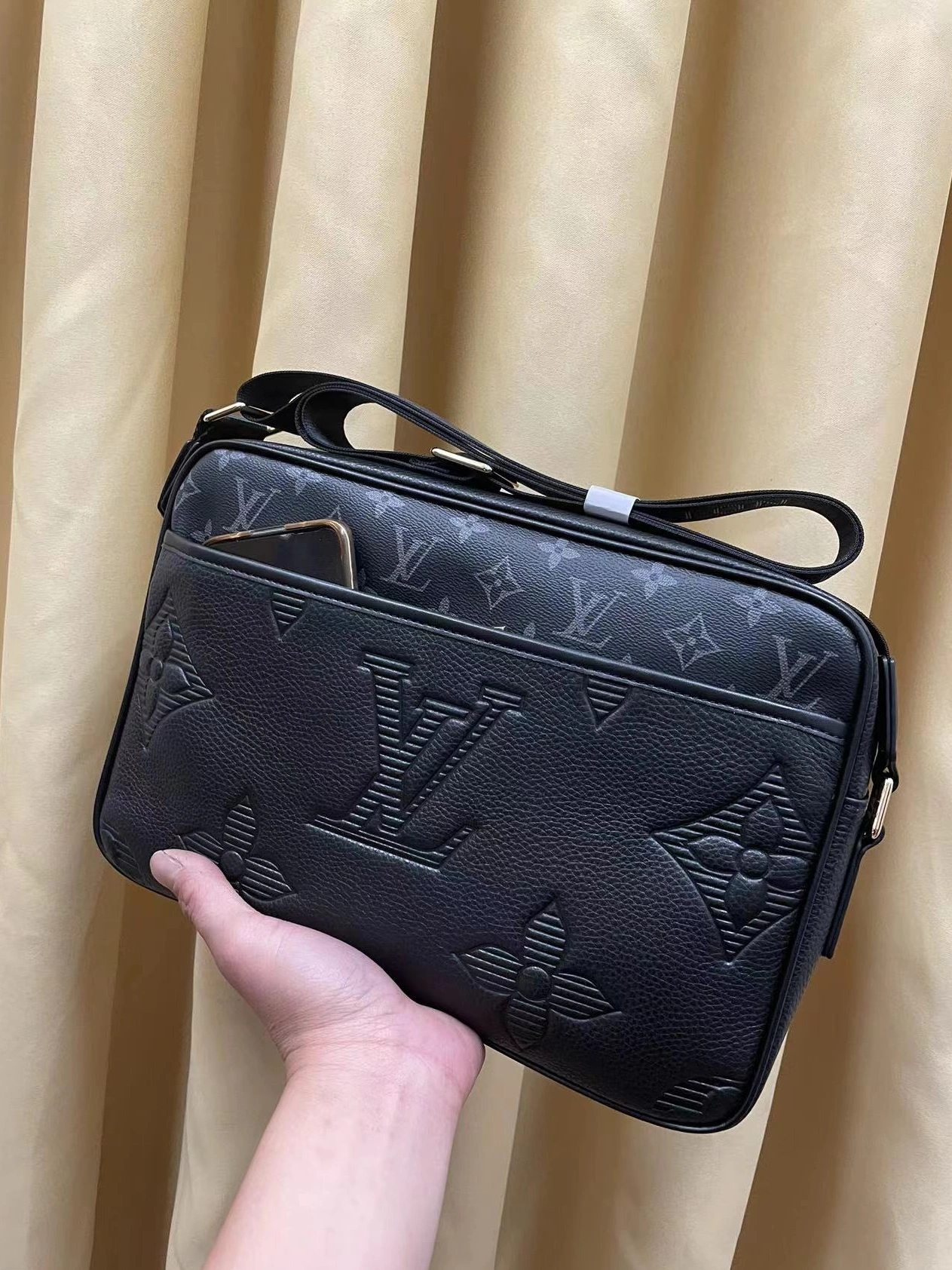 SmartChoice 2772 Louis Vuitton AAA Man Messenger Bags