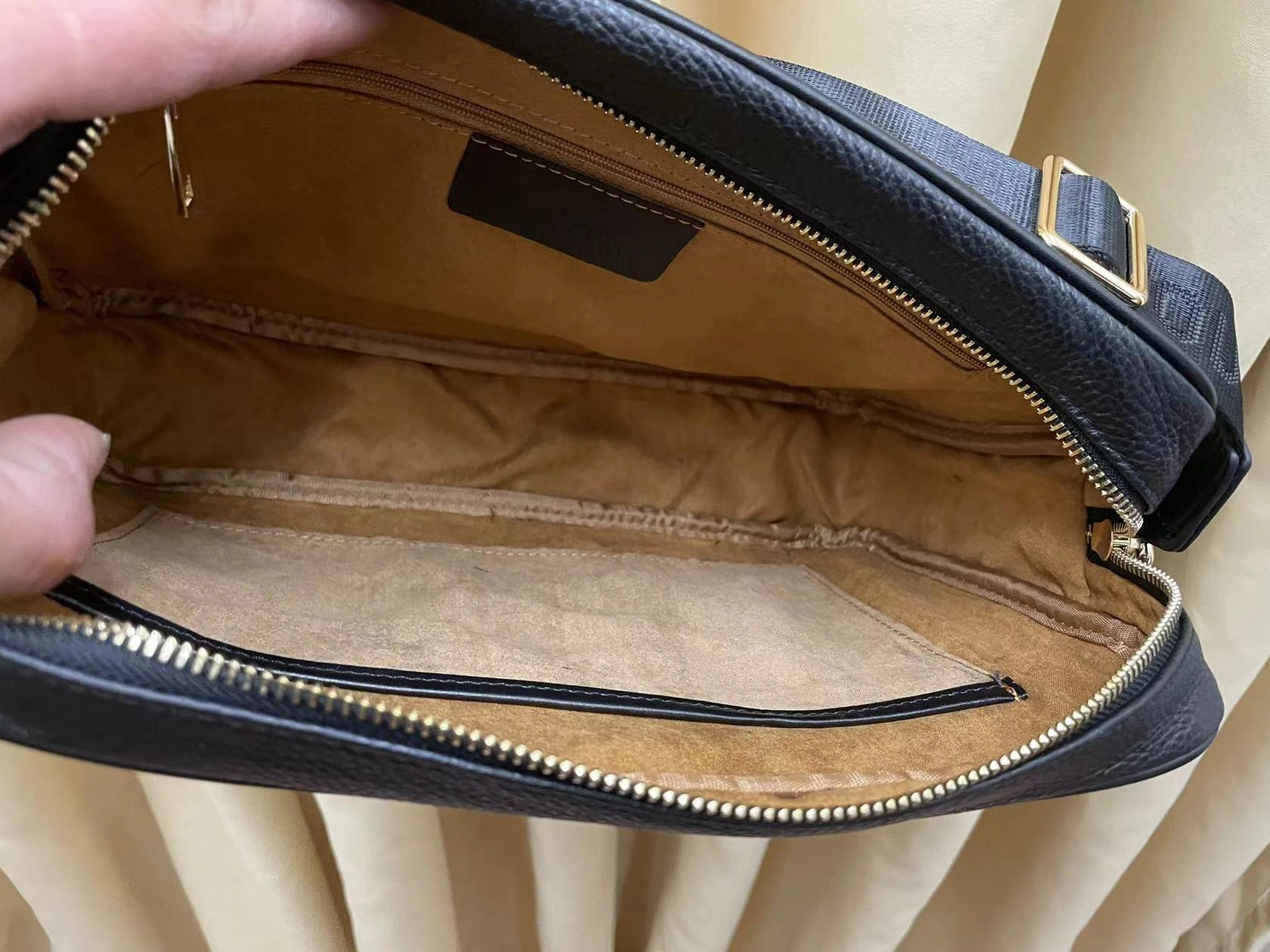 SmartChoice 2772 Louis Vuitton AAA Man Messenger Bags