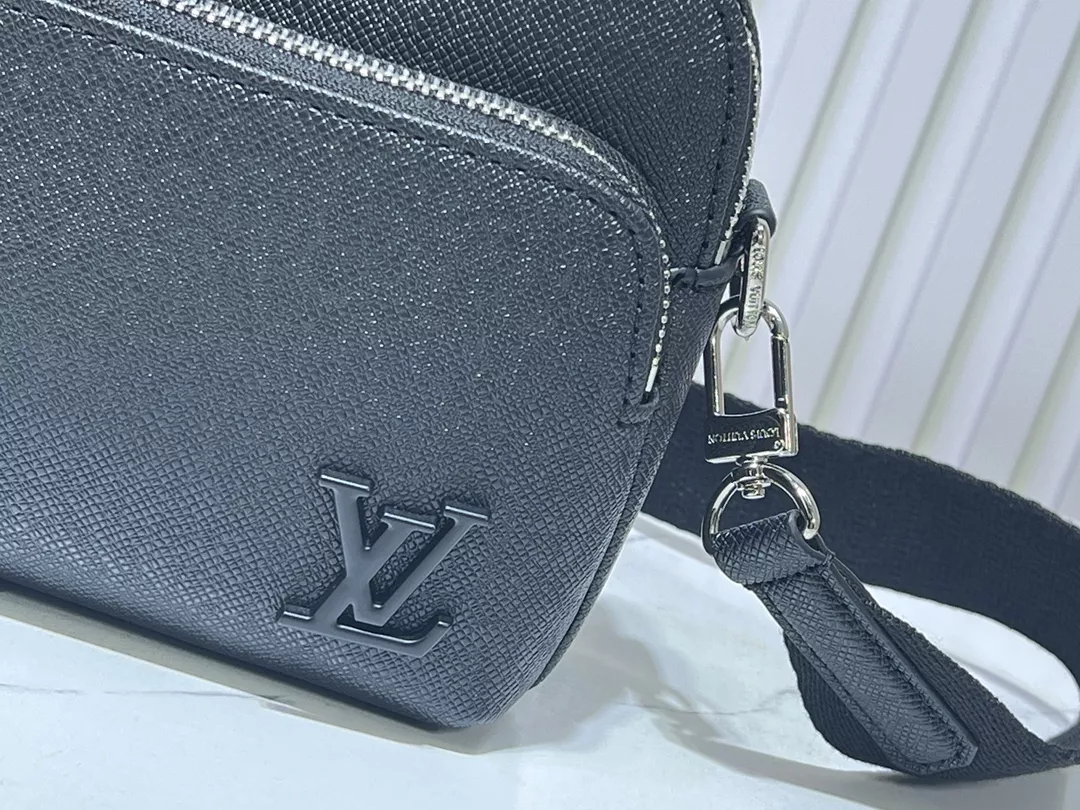 SmartChoice 2821 Louis Vuitton AAA Man Messenger Bags