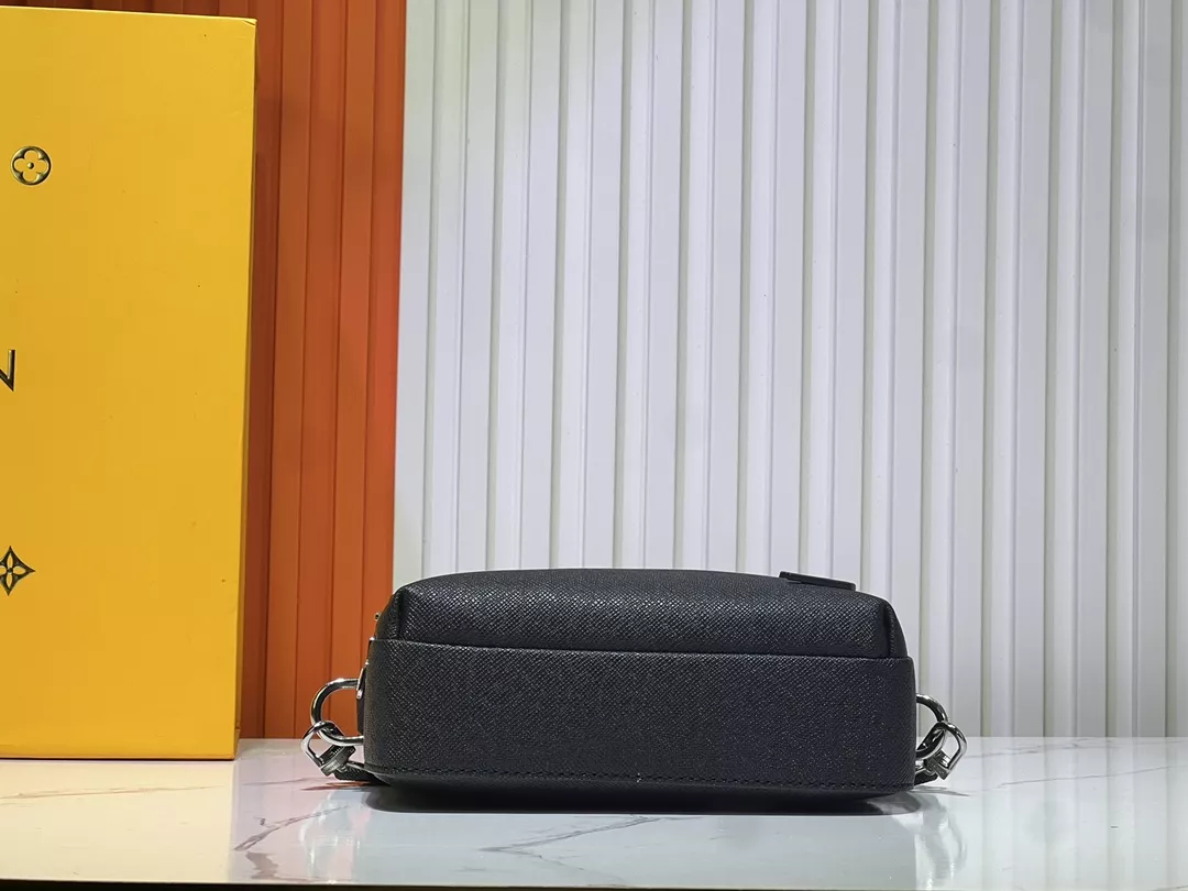 SmartChoice 2821 Louis Vuitton AAA Man Messenger Bags