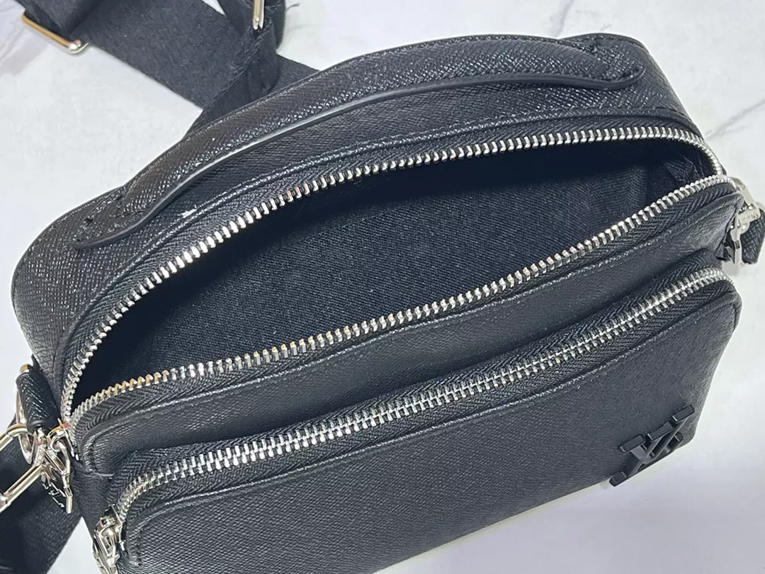 SmartChoice 2821 Louis Vuitton AAA Man Messenger Bags