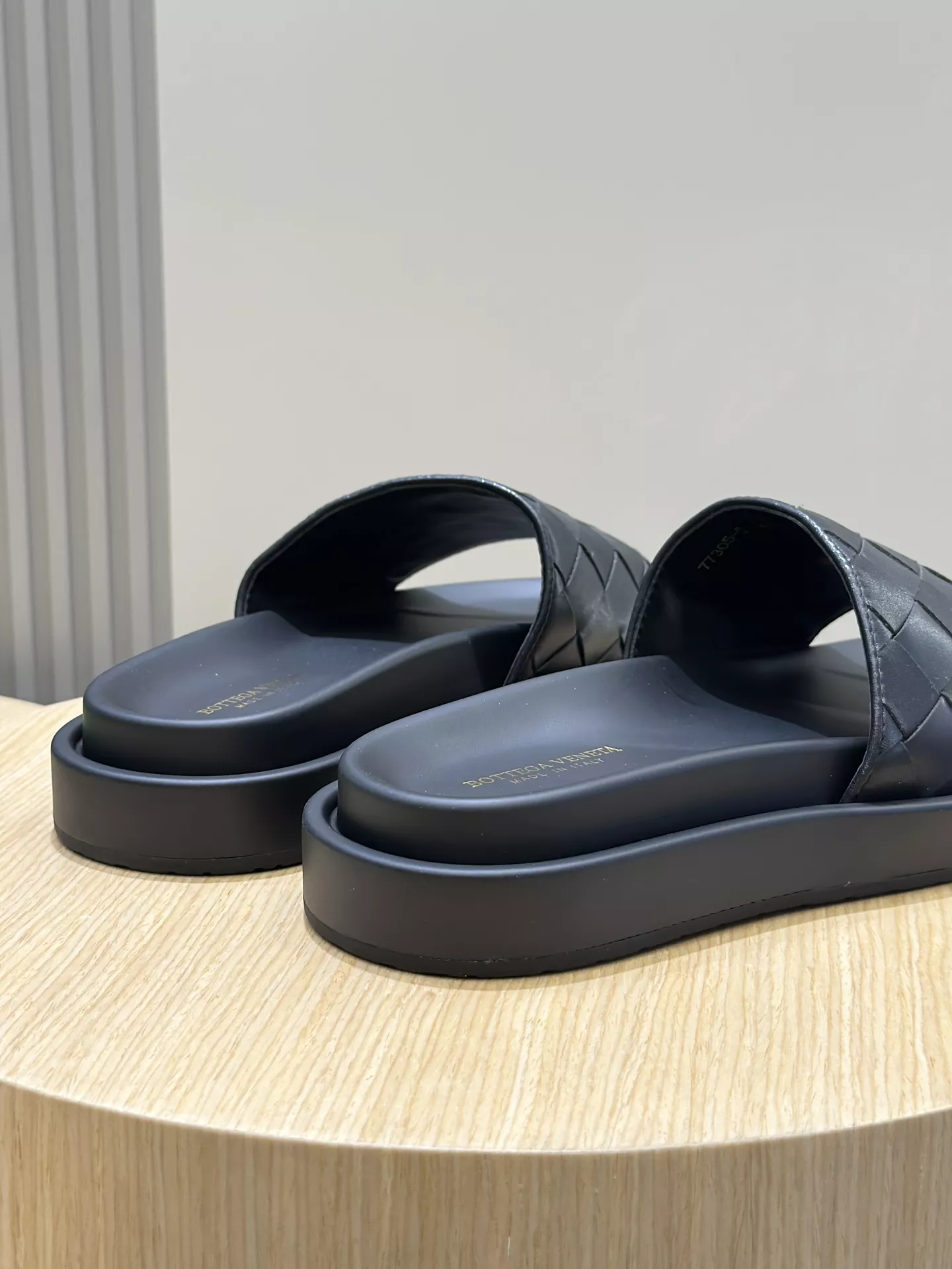 SmartChoice 2968 Bottega Veneta BV Slippers For Men