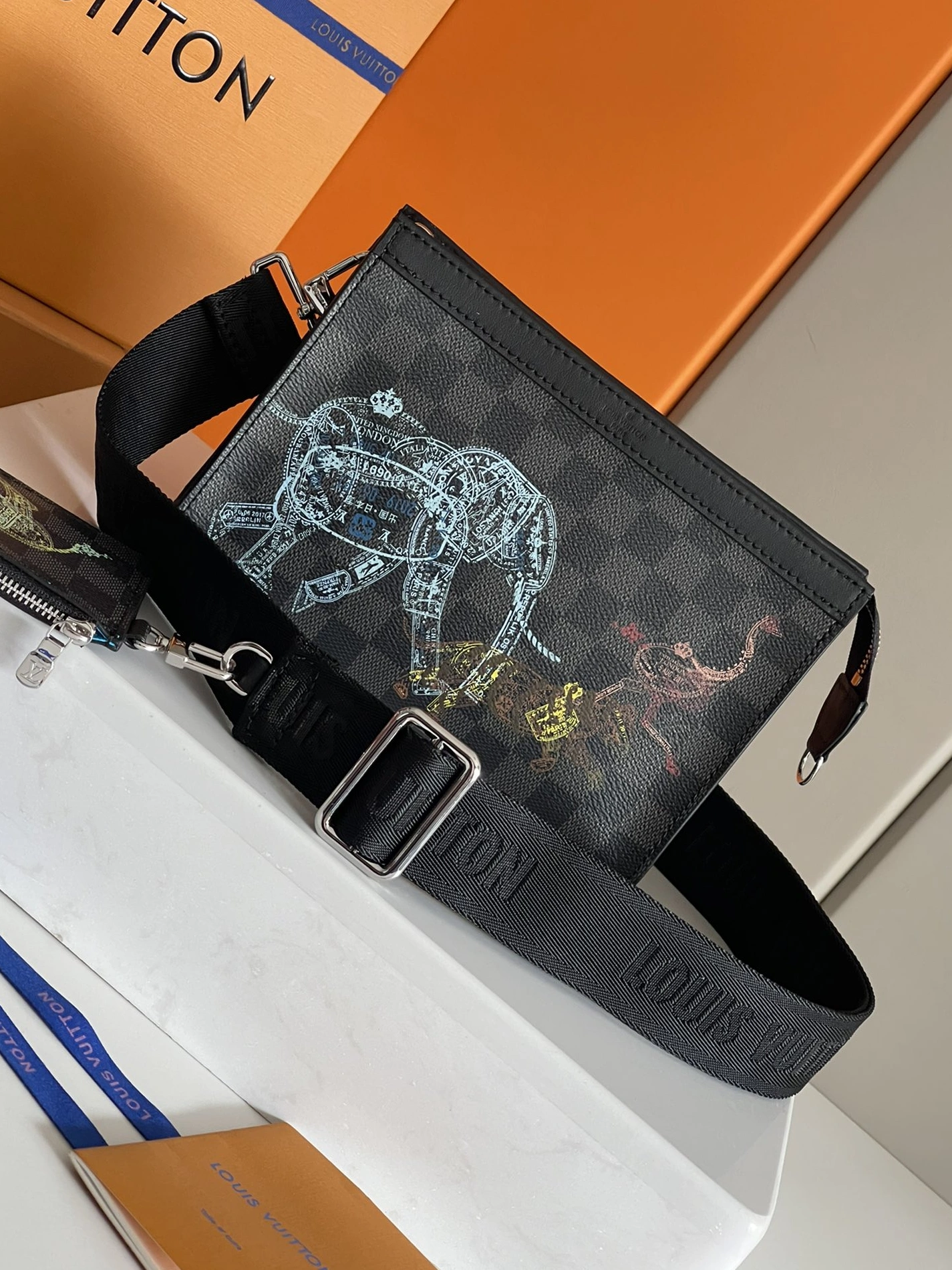 SmartChoice 3227 Louis Vuitton AAA Man Messenger Bags