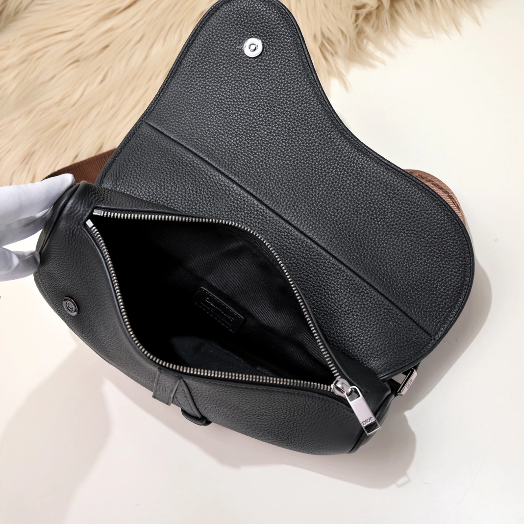 SmartChoice 3609 Christian Dior AAA Man Messenger Bags