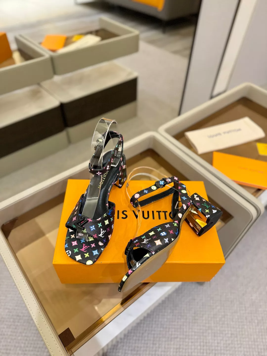 SmartChoice 3839 Louis Vuitton Sandal For Women