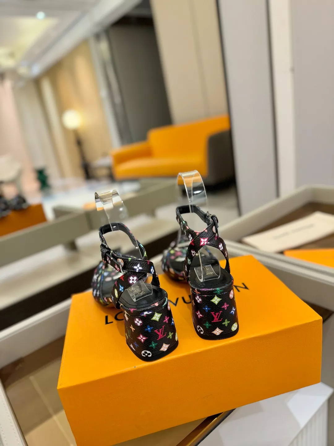 SmartChoice 3839 Louis Vuitton Sandal For Women