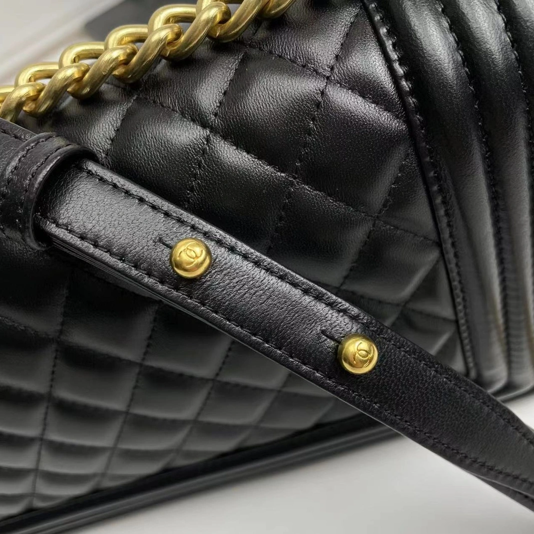 SmartChoice 417 Chanel AAA Quality Messenger Bags For Women