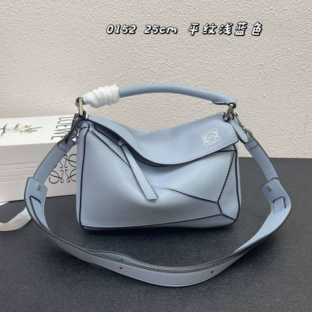 SmartChoice 4955 LOEWE AAA Quality Messenger Bags For Women