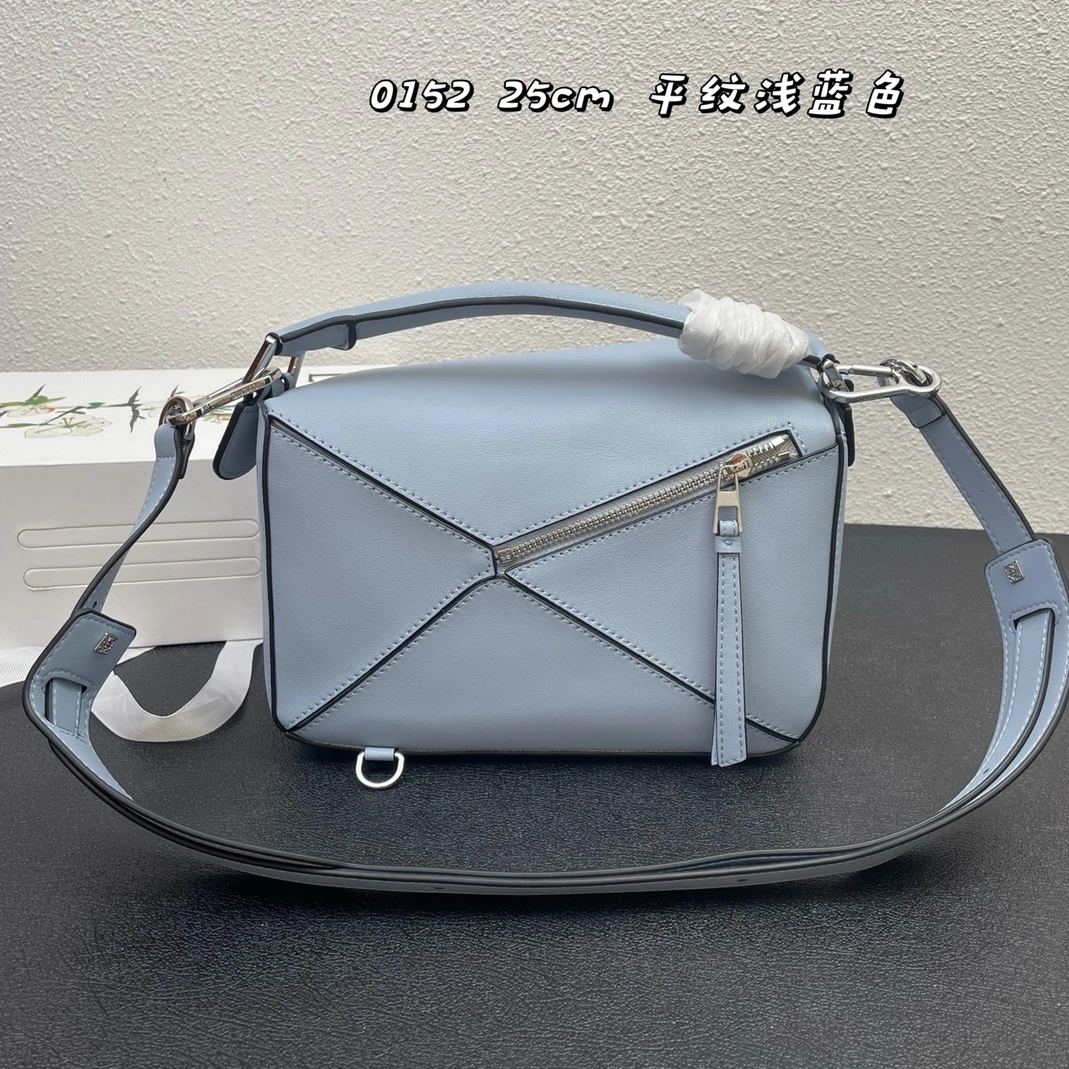 SmartChoice 4955 LOEWE AAA Quality Messenger Bags For Women