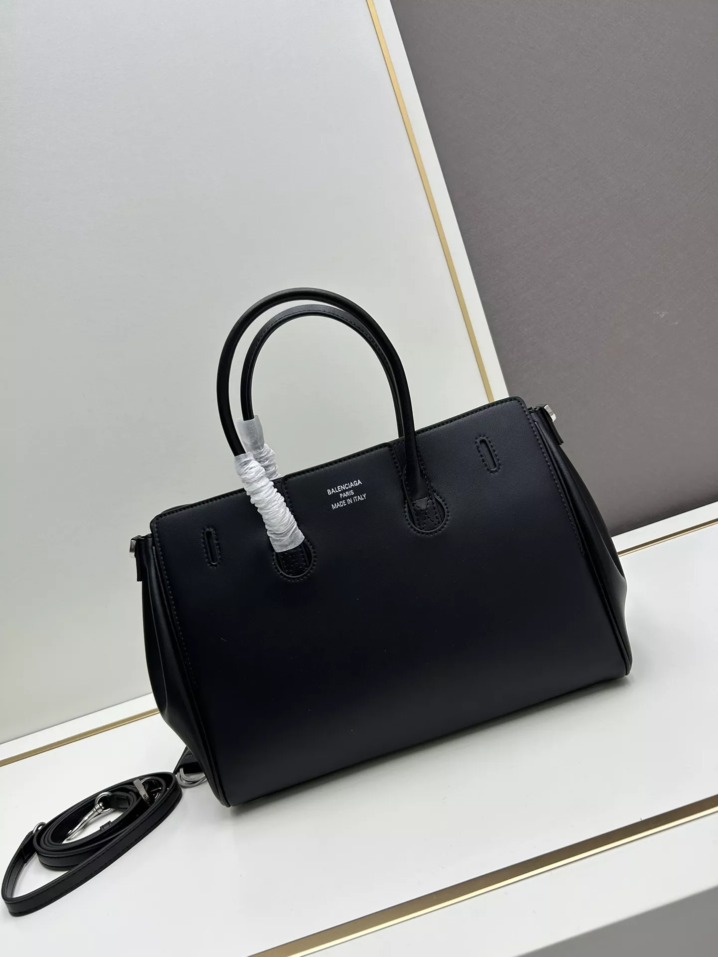 SmartChoice 5570 Balenciaga AAA Quality Handbags For Women