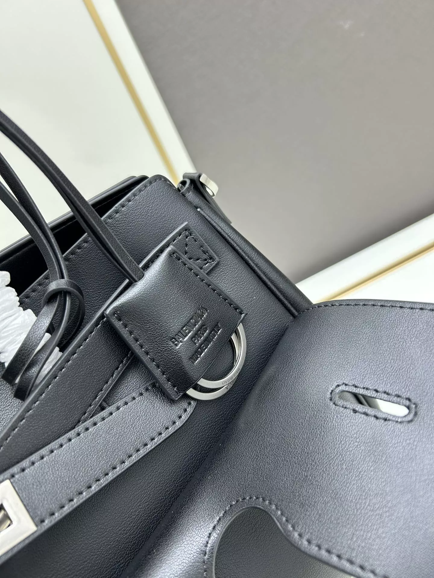 SmartChoice 5570 Balenciaga AAA Quality Handbags For Women