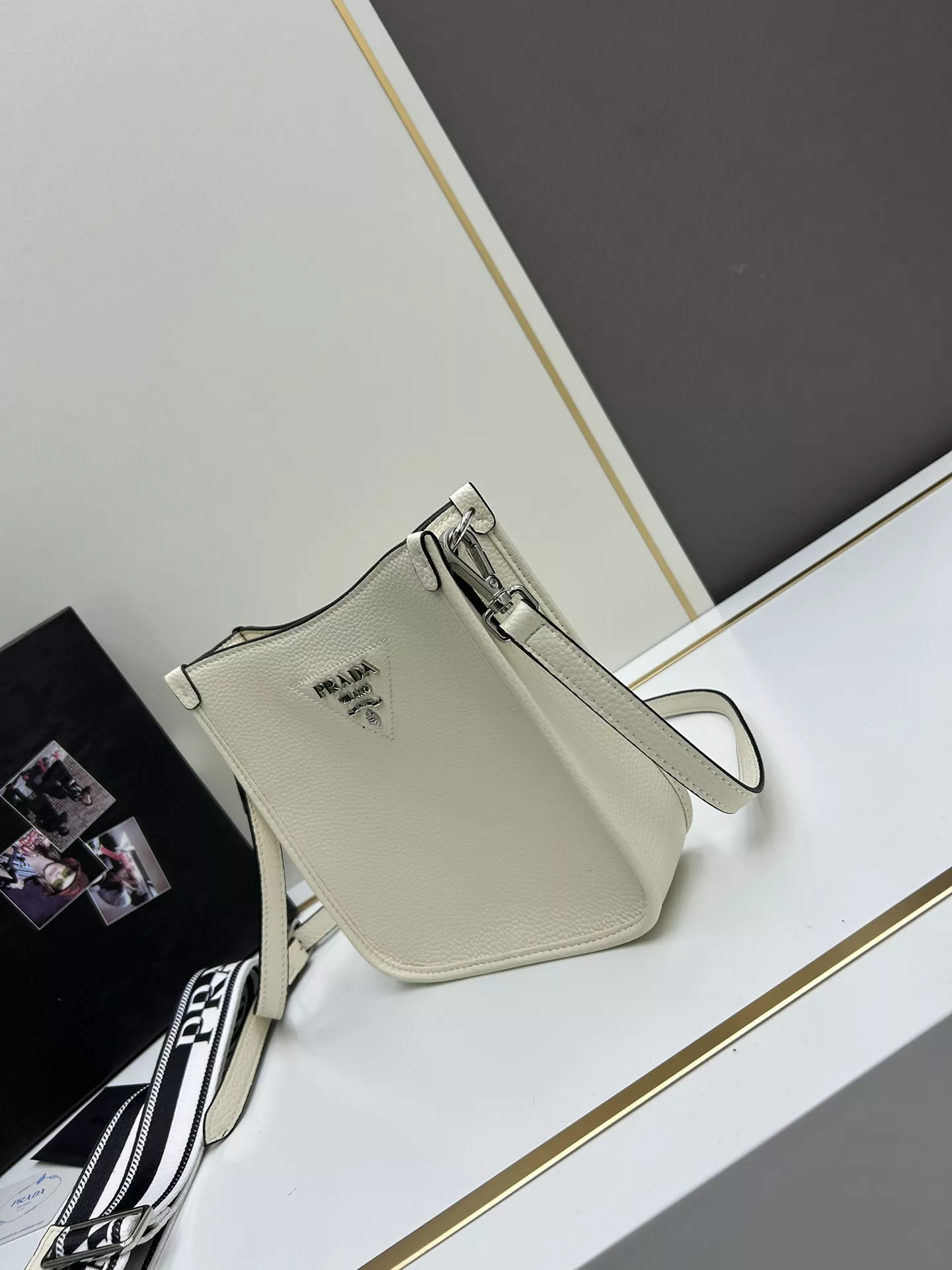 SmartChoice 560 Prada AAA Quality Messenger Bags For Women