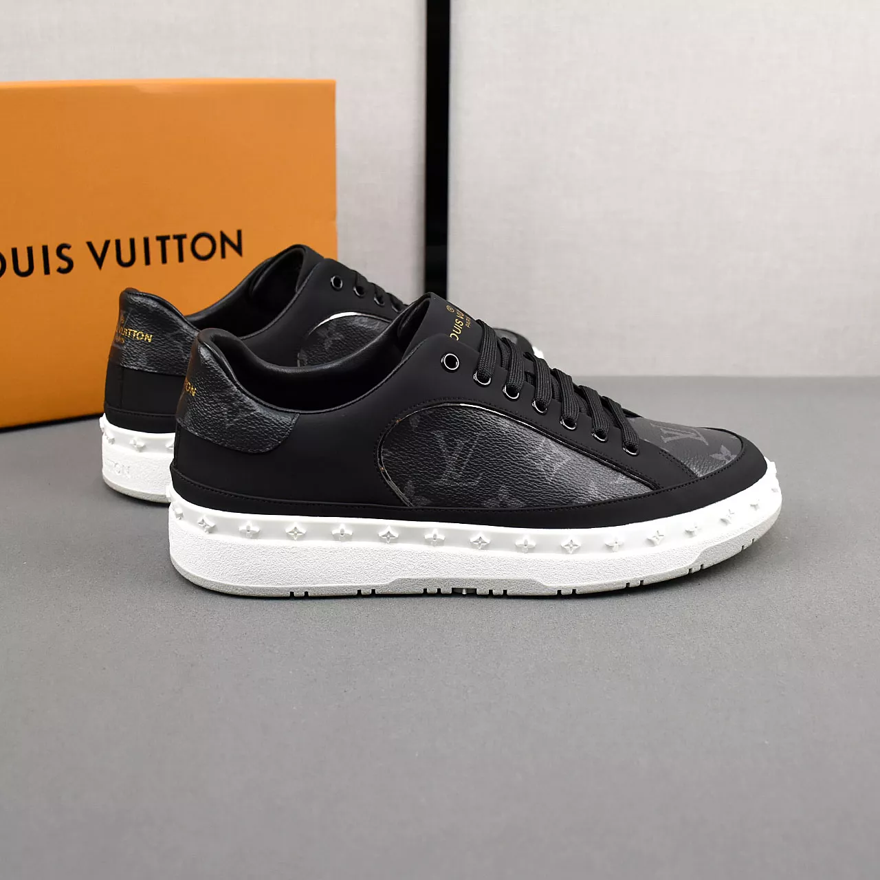 SmartChoice 6988 Louis Vuitton Casual Shoes For Men