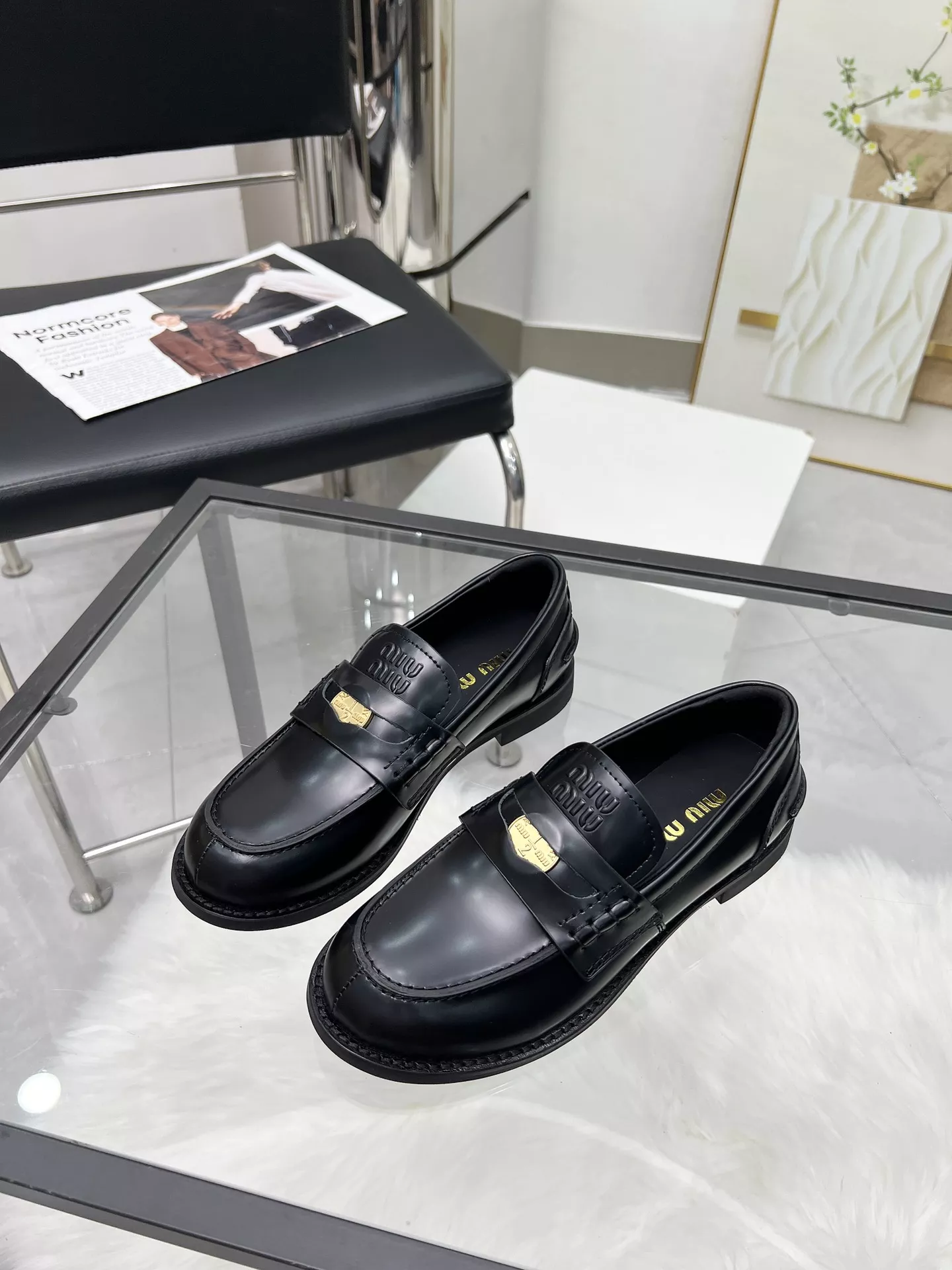 SmartChoice 7069 MIU MIU Leather Shoes For Women