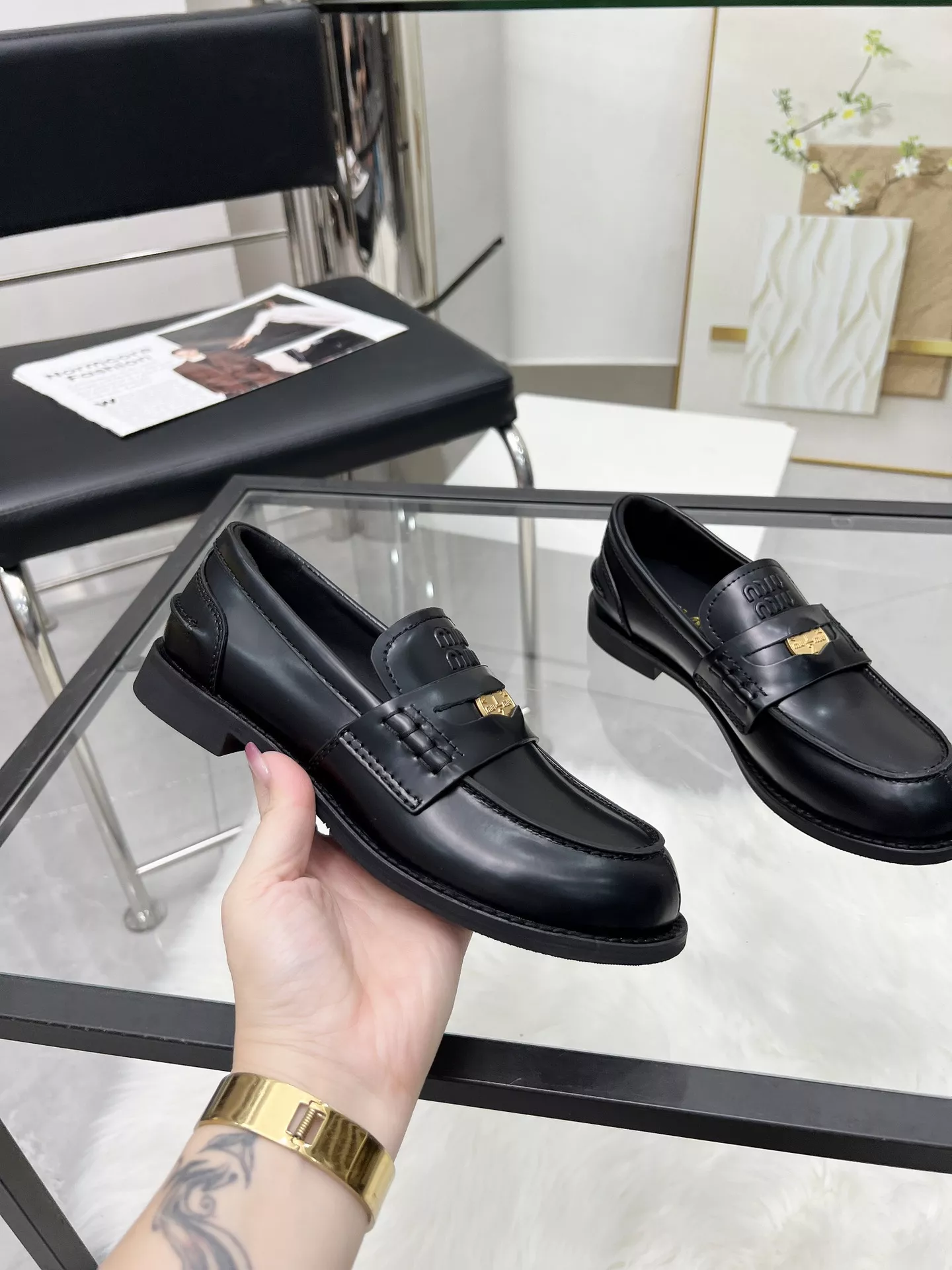 SmartChoice 7069 MIU MIU Leather Shoes For Women