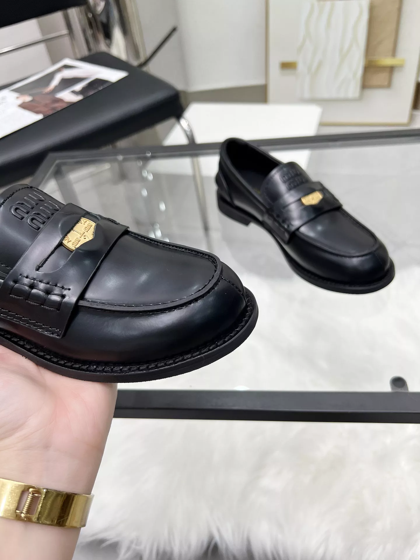 SmartChoice 7069 MIU MIU Leather Shoes For Women