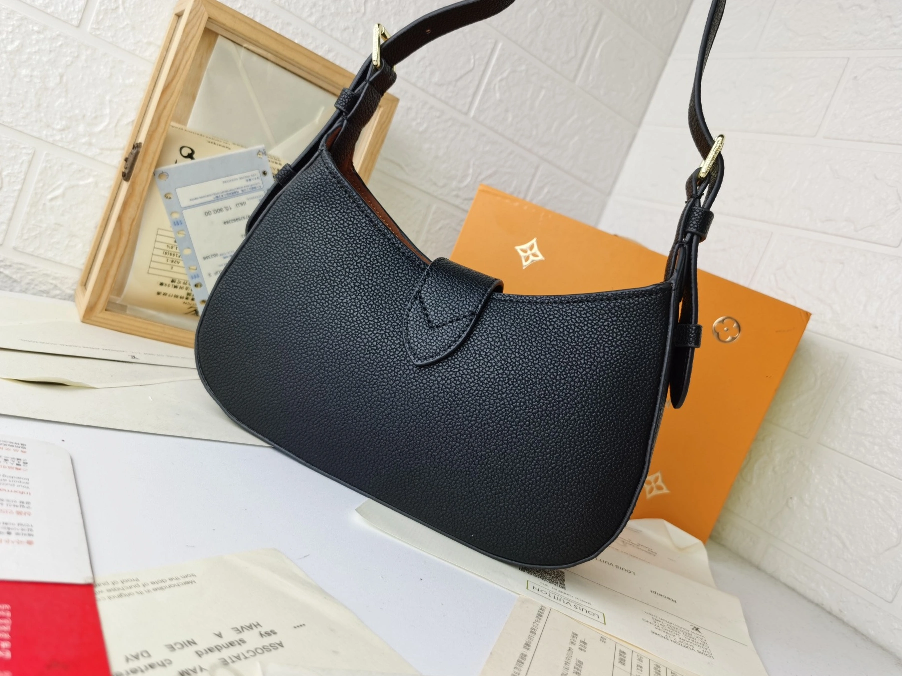SmartChoice 741 Louis Vuitton AAA Quality Shoulder Bags For Women