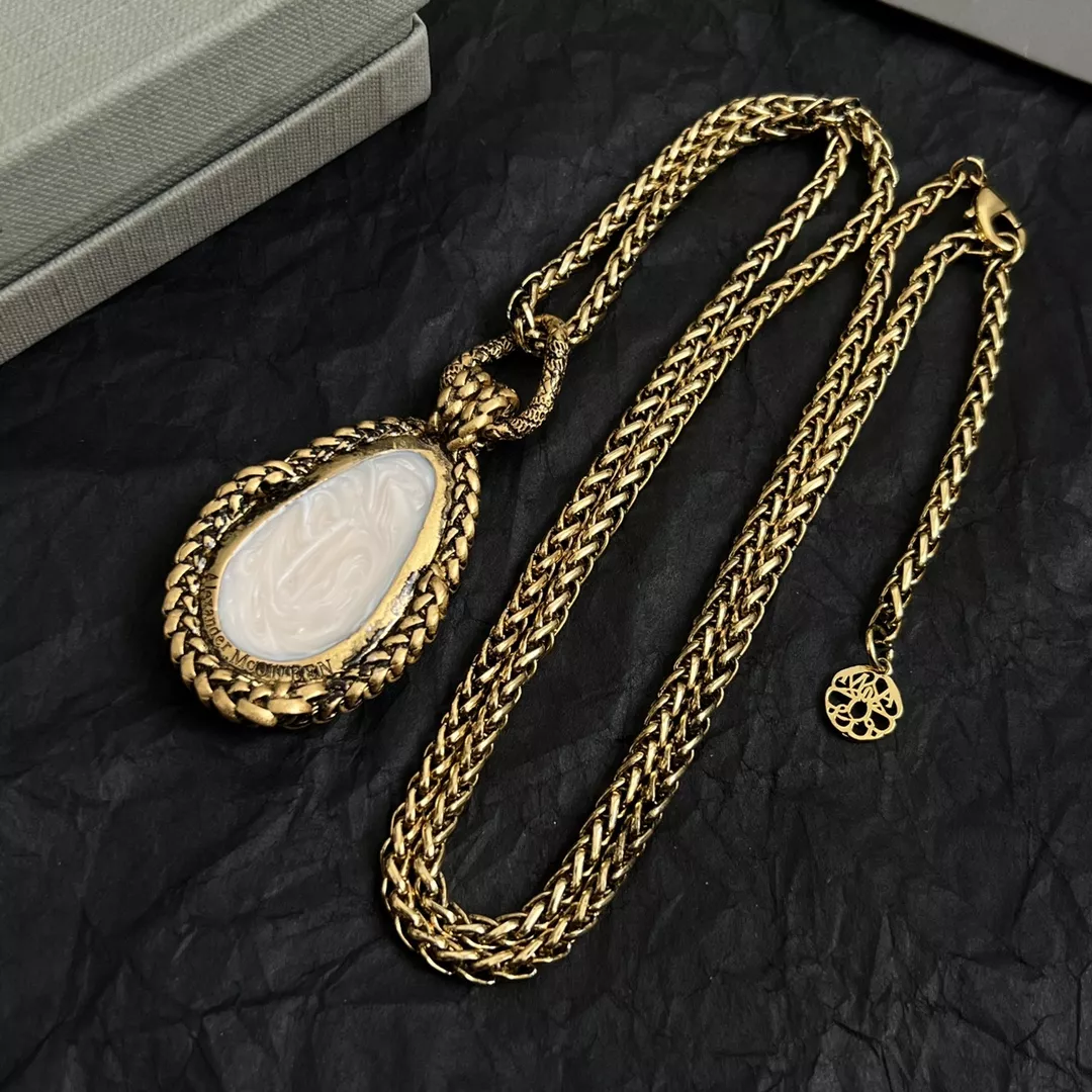SmartChoice 760 Alexander McQueen Necklaces