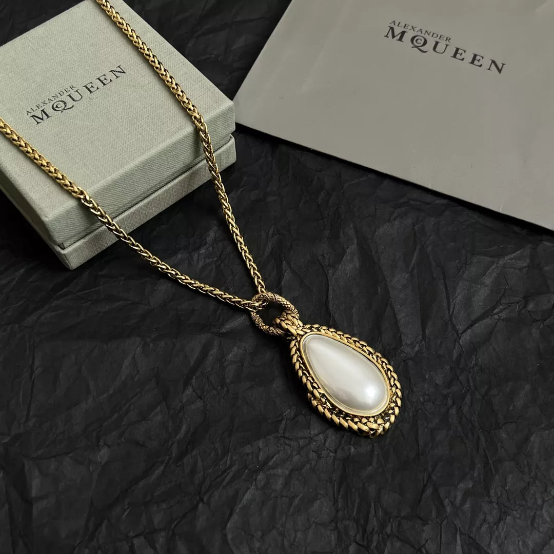 SmartChoice 760 Alexander McQueen Necklaces