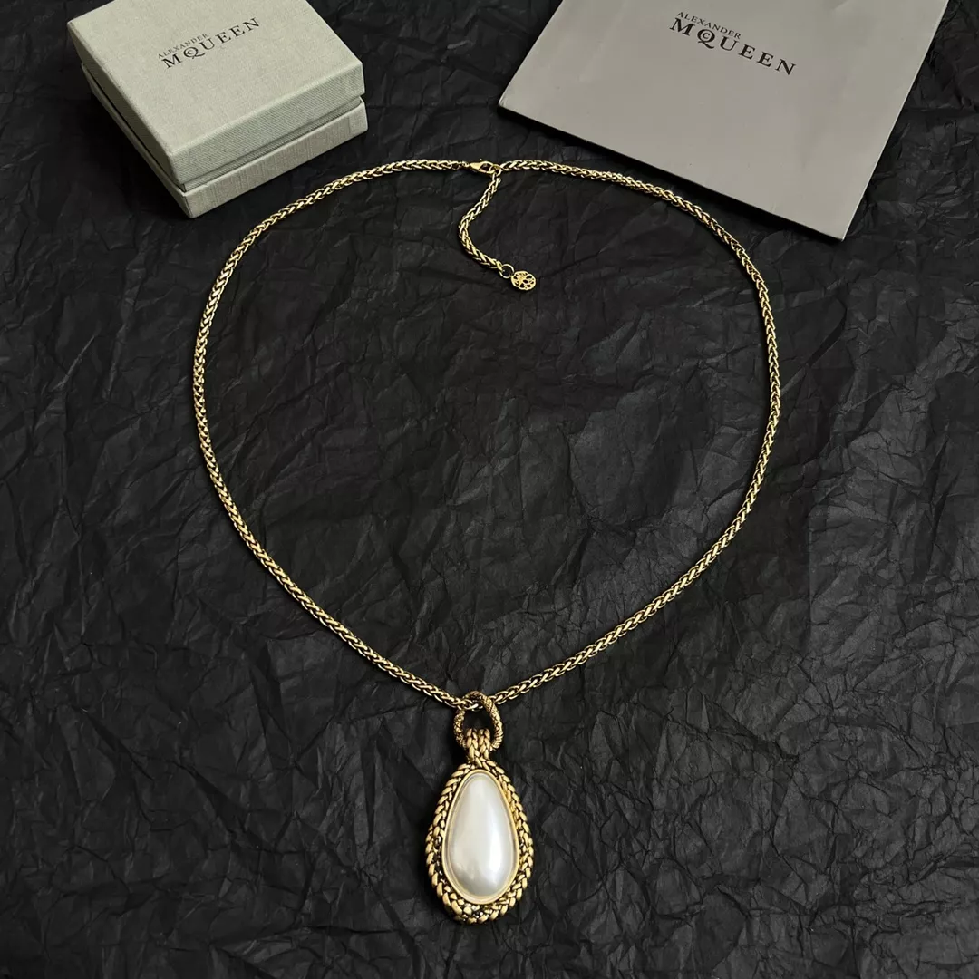 SmartChoice 760 Alexander McQueen Necklaces