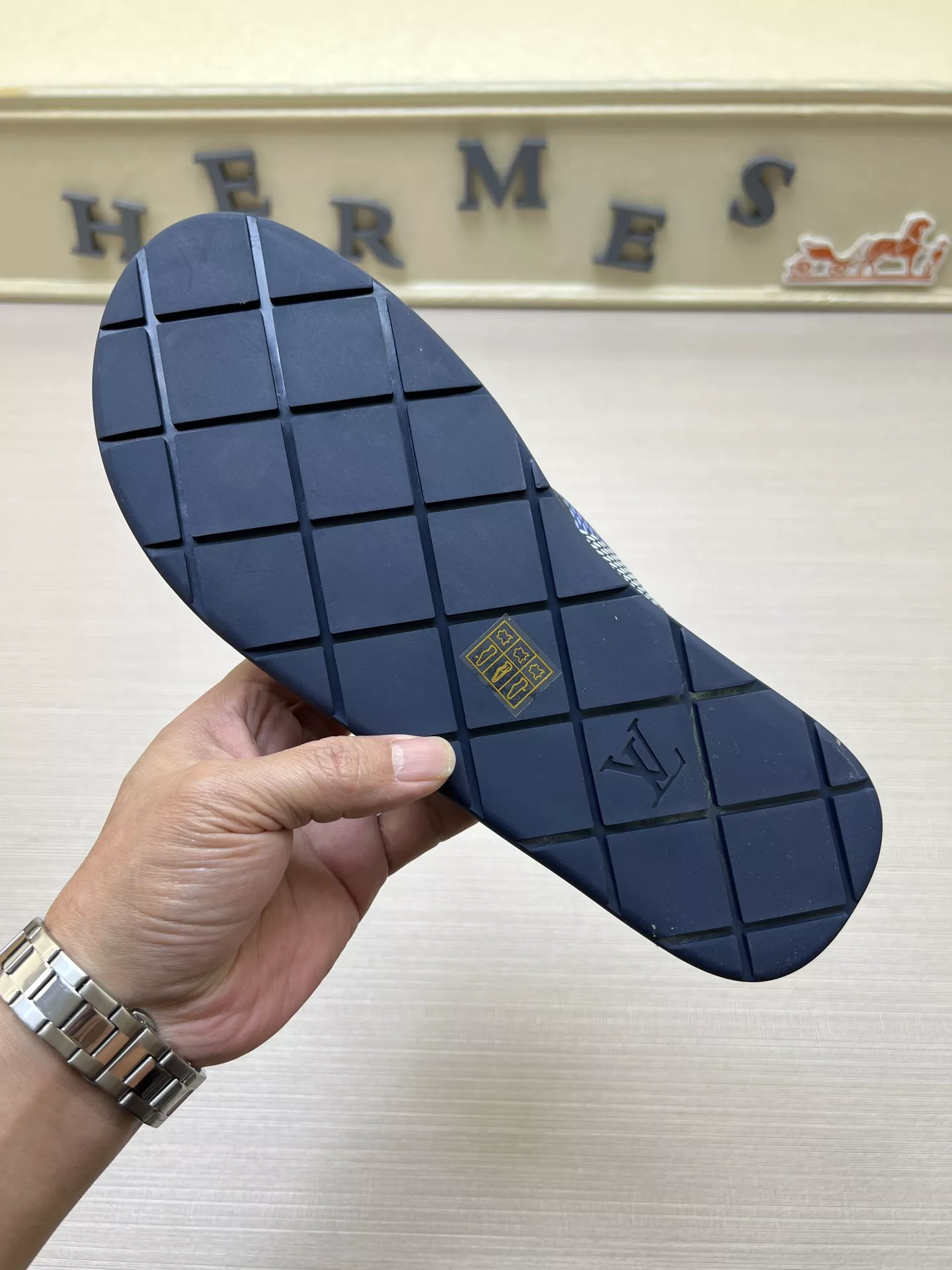 SmartChoice 7917 Louis Vuitton Slippers For Men