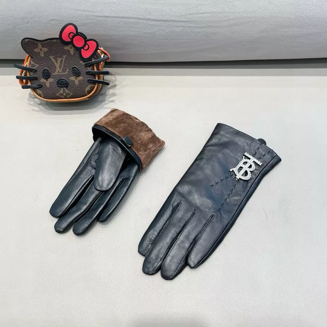 SmartChoice 8247 Burberry Gloves For Women