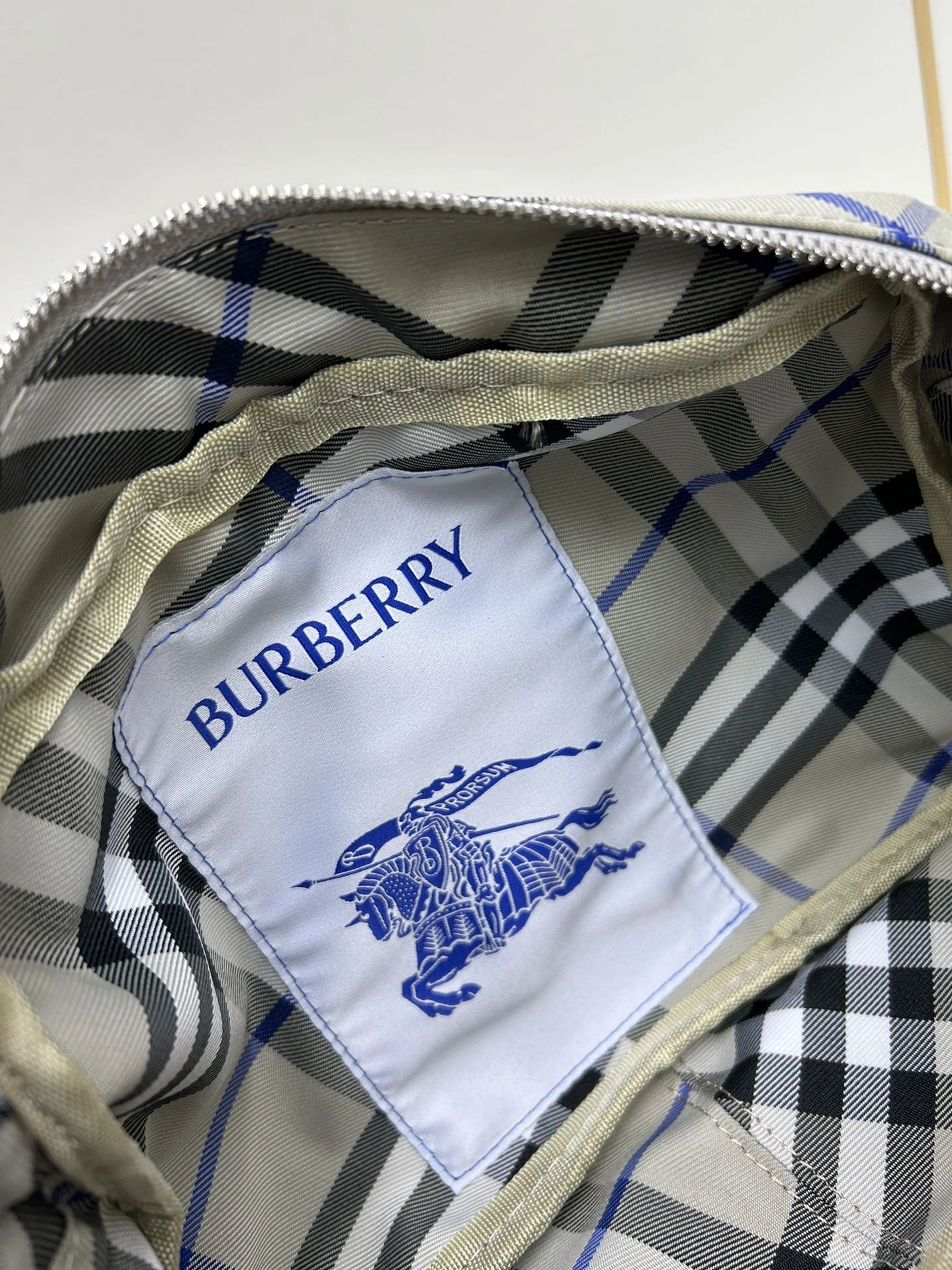 SmartChoice 8335 Burberry AAA Quality Messenger Bags For Unisex