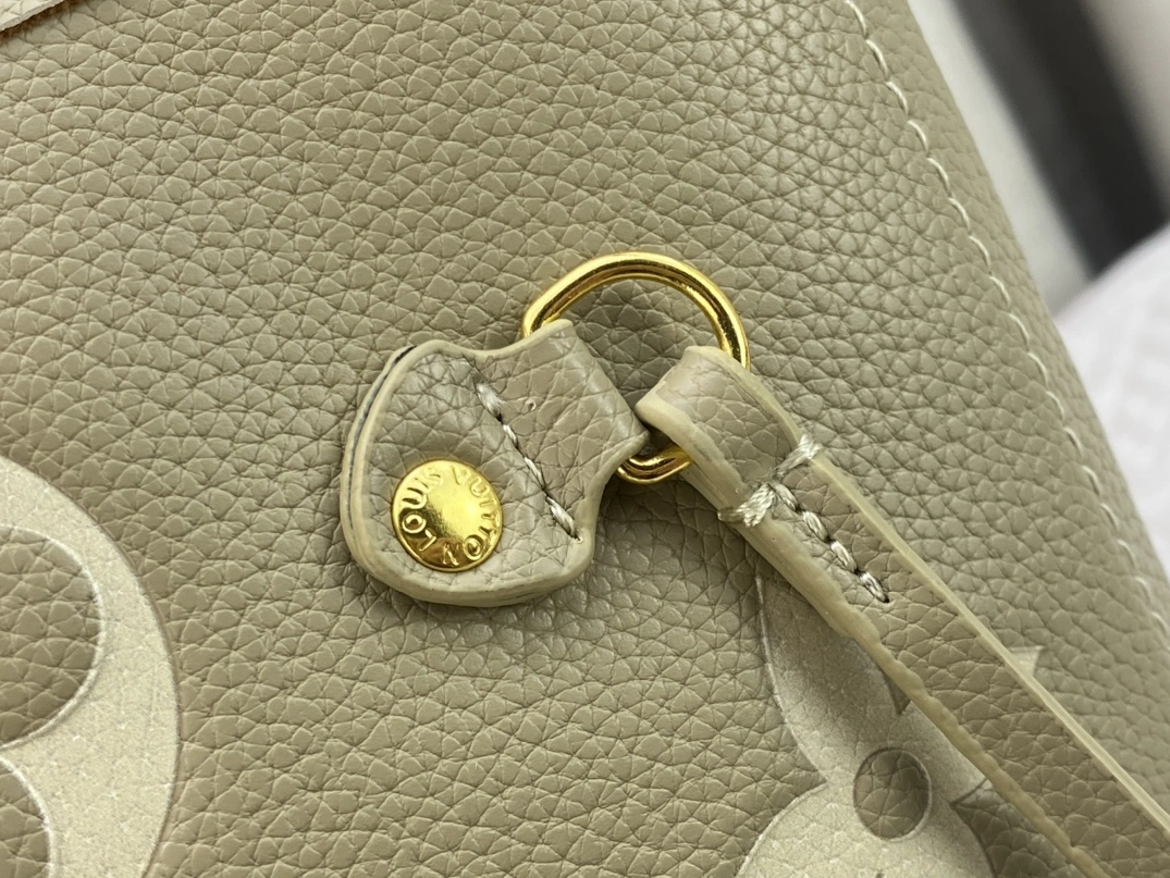 SmartChoice 8376 Louis Vuitton AAA Quality Shoulder Bags For Women