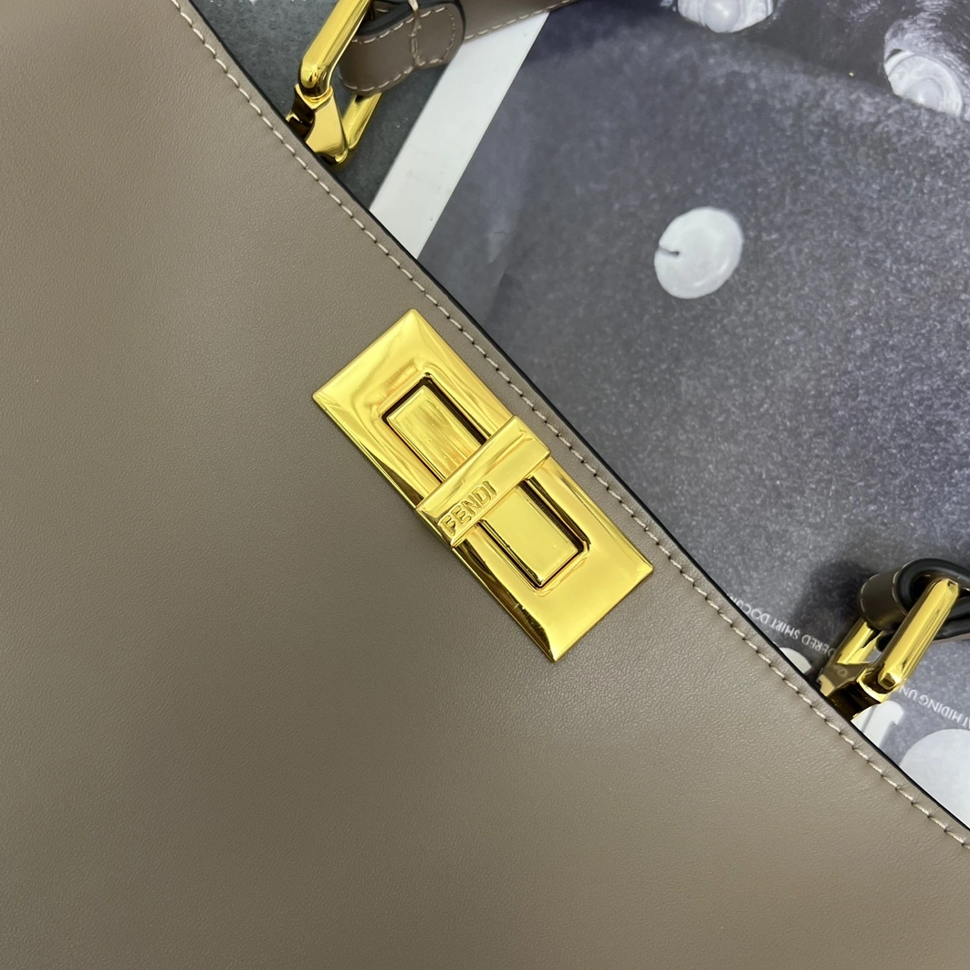 SmartChoice 8470 Fendi AAA Quality Messenger Bags For Women