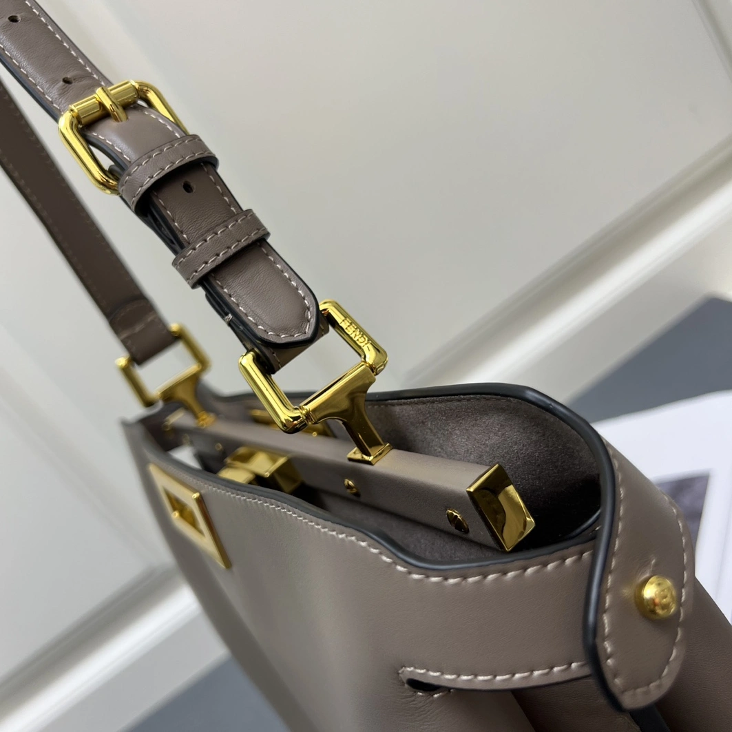 SmartChoice 8470 Fendi AAA Quality Messenger Bags For Women