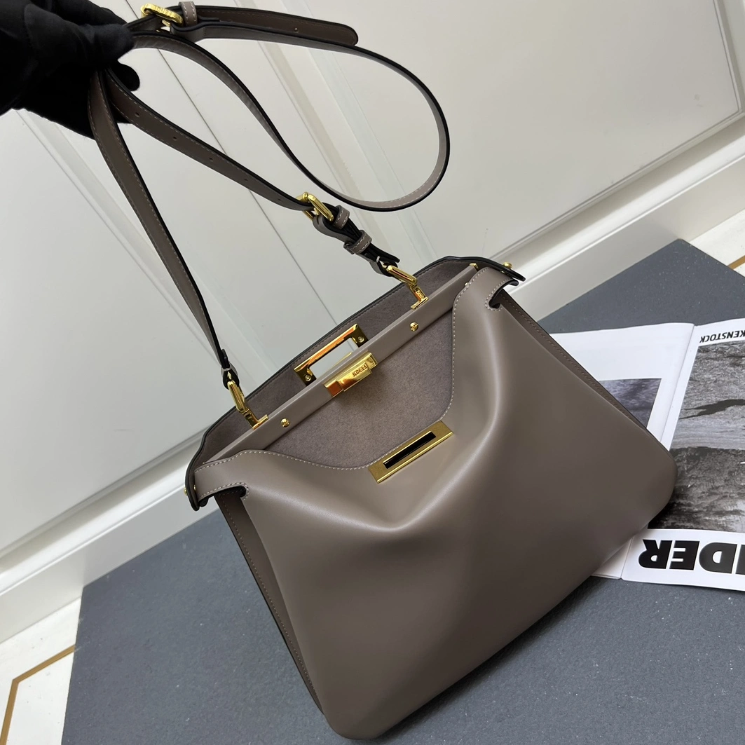 SmartChoice 8470 Fendi AAA Quality Messenger Bags For Women
