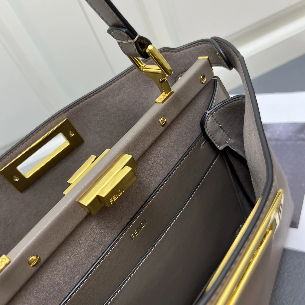 SmartChoice 8470 Fendi AAA Quality Messenger Bags For Women