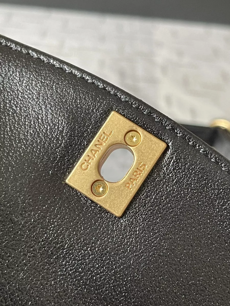 SmartChoice 8519 Chanel AAA Quality Messenger Bags For Women