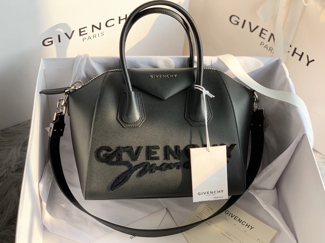 SmartChoice 8552 Givenchy AAA Quality Handbags For Women