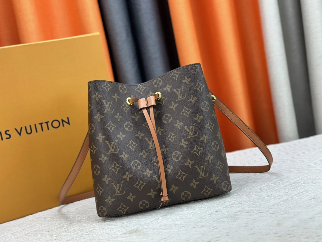 SmartChoice 8580 Louis Vuitton AAA Quality Messenger Bags For Women