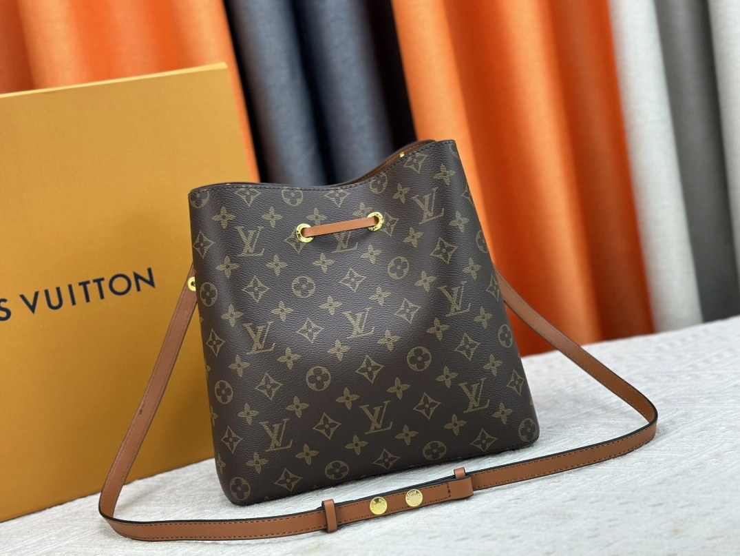 SmartChoice 8580 Louis Vuitton AAA Quality Messenger Bags For Women