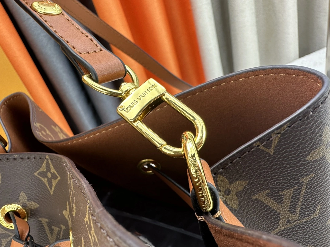 SmartChoice 8580 Louis Vuitton AAA Quality Messenger Bags For Women