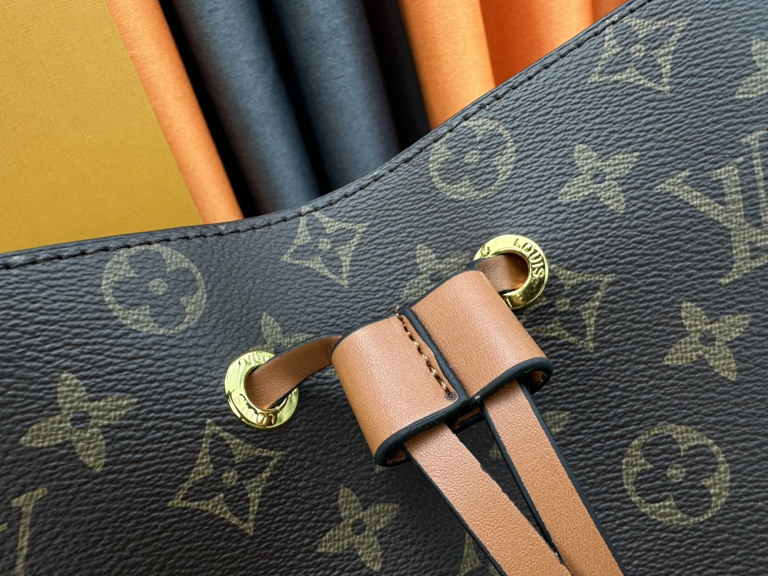 SmartChoice 8580 Louis Vuitton AAA Quality Messenger Bags For Women